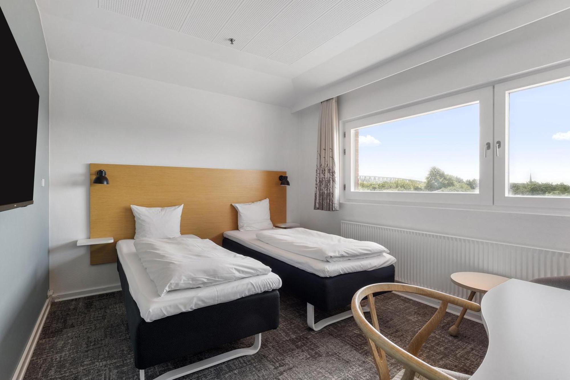 Quarto Econômico com 2 Camas de Solteiro - Não-Fumante